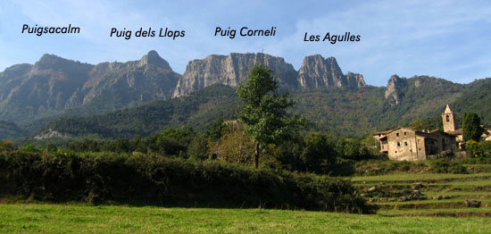 Panorama del massís del Puigsacalm des de Joanetes